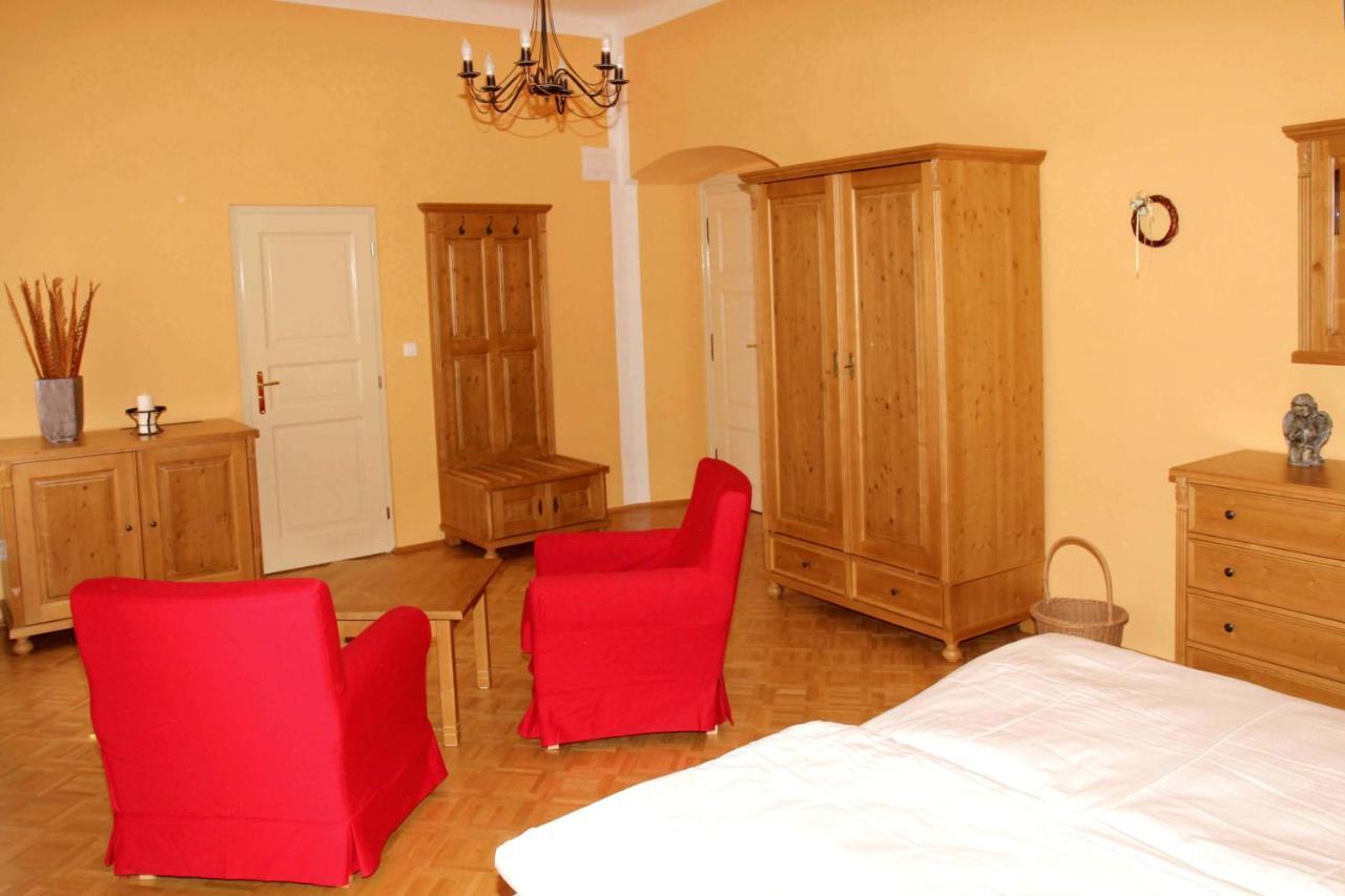 Zamek Liboun Hotel Lounowitz Exterior photo