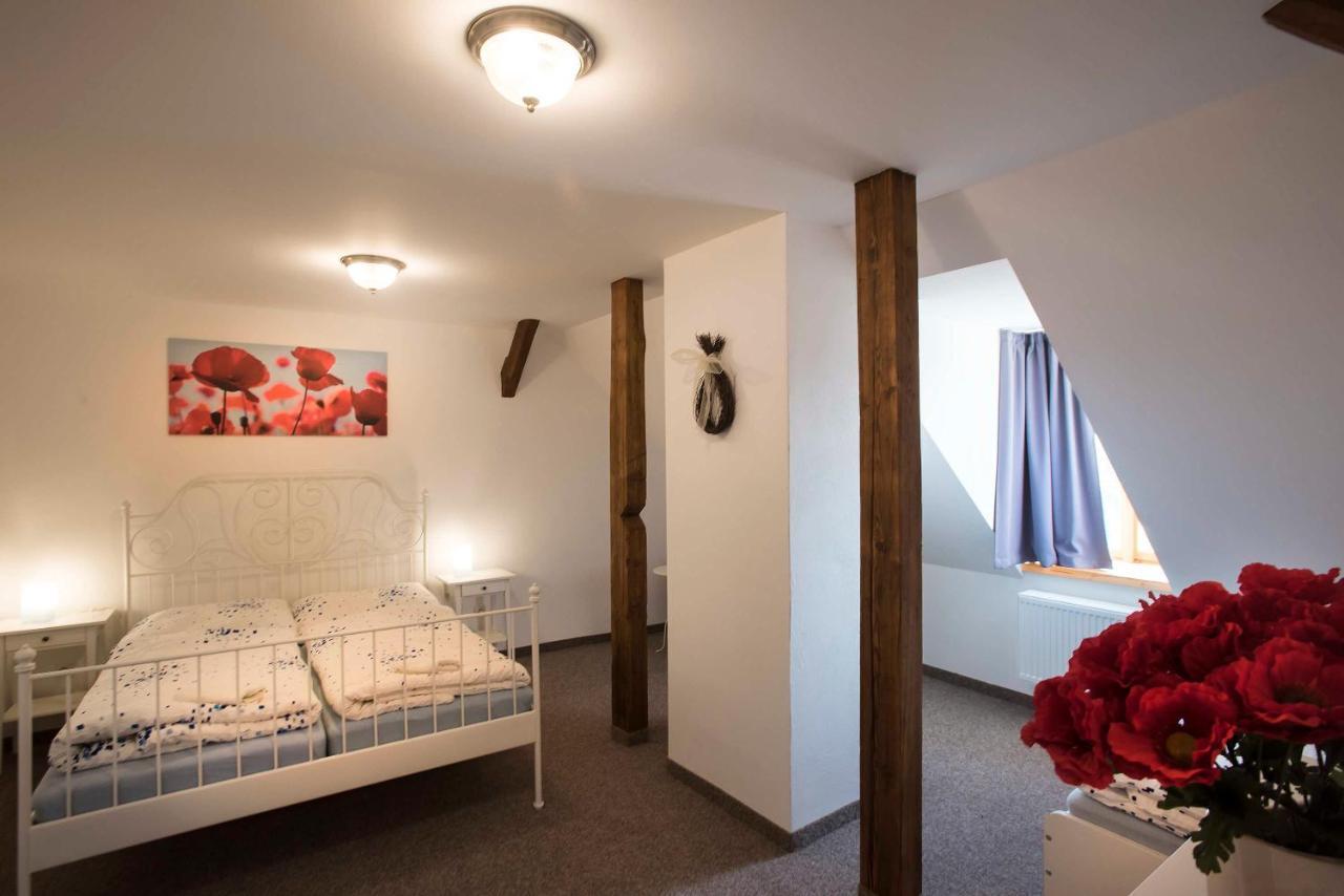 Zamek Liboun Hotel Lounowitz Exterior photo